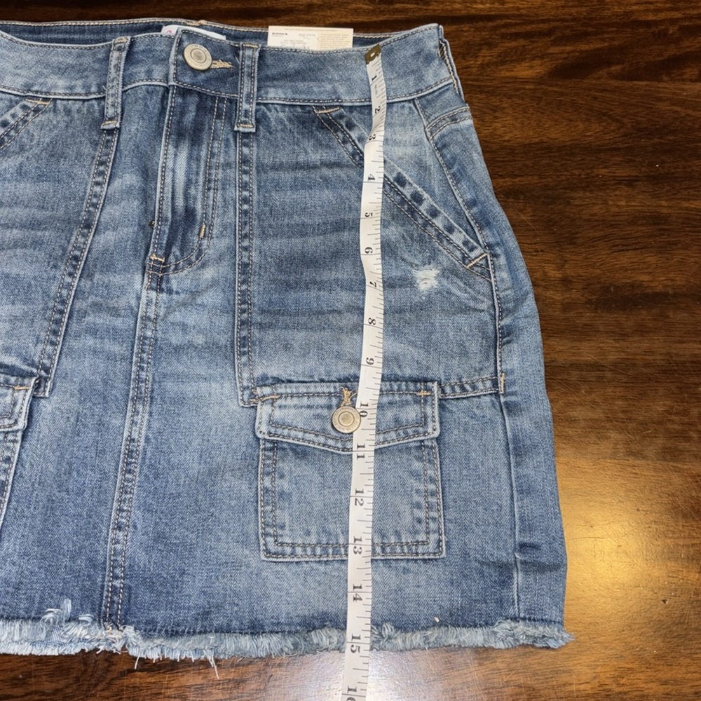 So denim distressed jean mini skirt Size 5/27 New - Picture 6 of 6